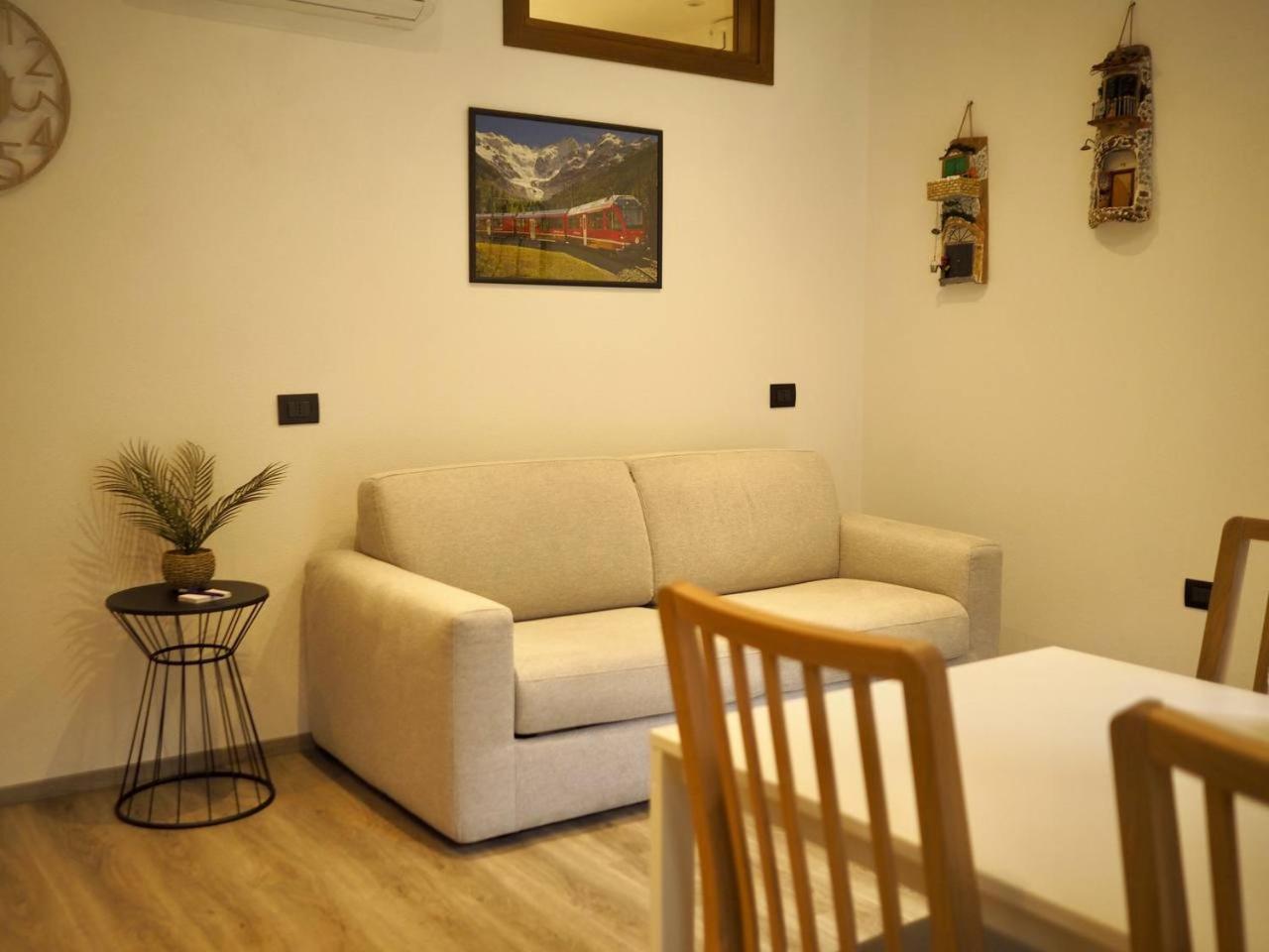 Casa Armida Apartment Tirano Bagian luar foto