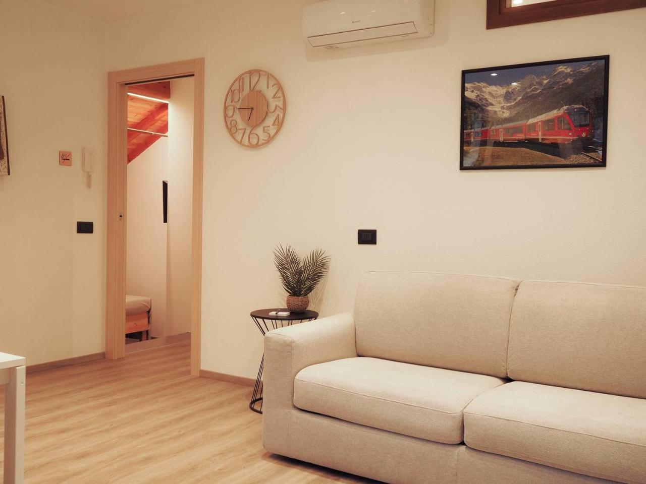 Casa Armida Apartment Tirano Bagian luar foto