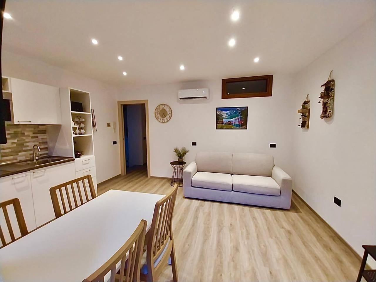 Casa Armida Apartment Tirano Bagian luar foto